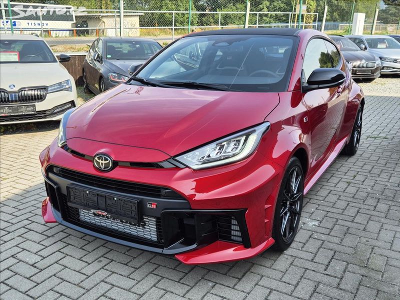 Toyota GR Yaris, 1,6 GR 8AT 4x4 FACELIFT *NOVÝ